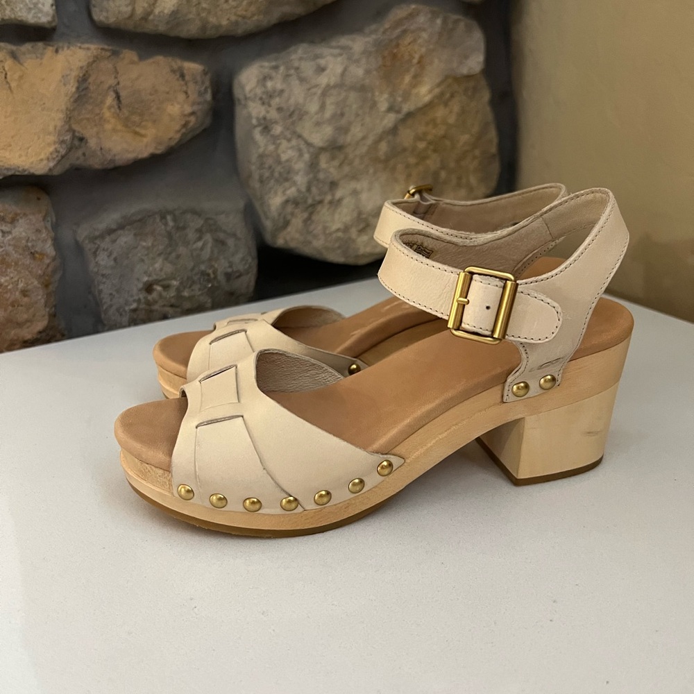 UGG Janie Antique Leather Clog Sandals Size 6